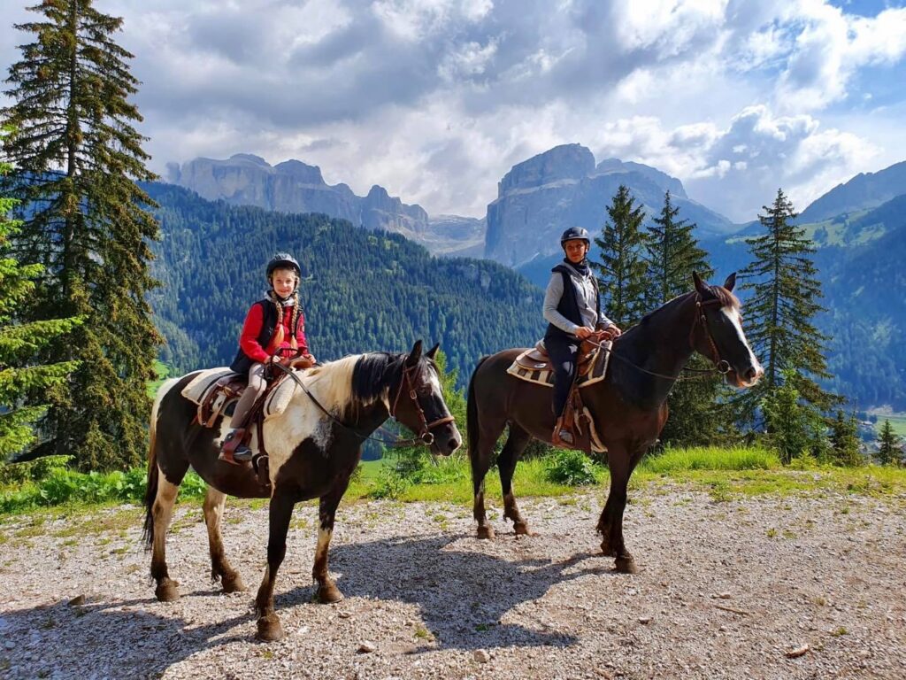 Trentino Charlotte Horse Riding passeggiate a cavallo bambini