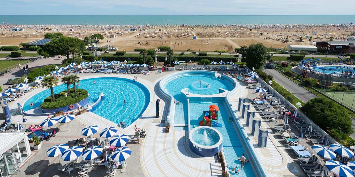 Family hotel Bibione Aparthotel Imperial spiaggia vista mare Family hotel Bibione Aparthotel Imperial spiaggia vista mare